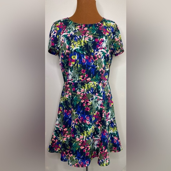 J. Crew Printed Flutter Dress Short Sleeve Size 6 - Picture 1 of 9